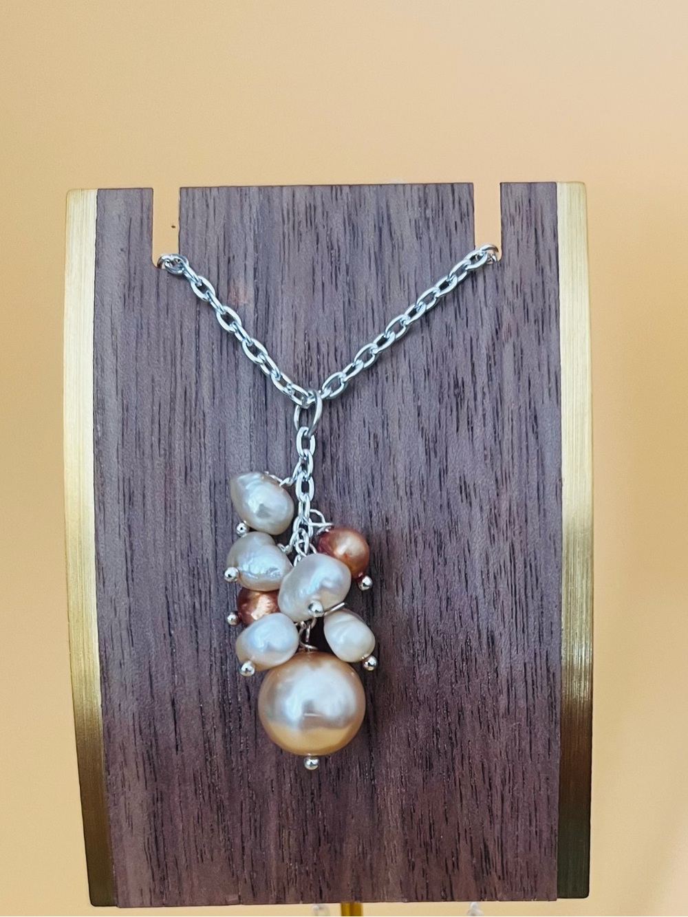 Silver plated Pearl cluster pendant necklace